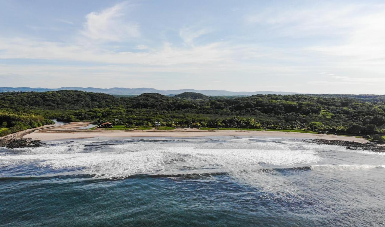 Отель Tapas & Surf Петакальтепе Экстерьер фото